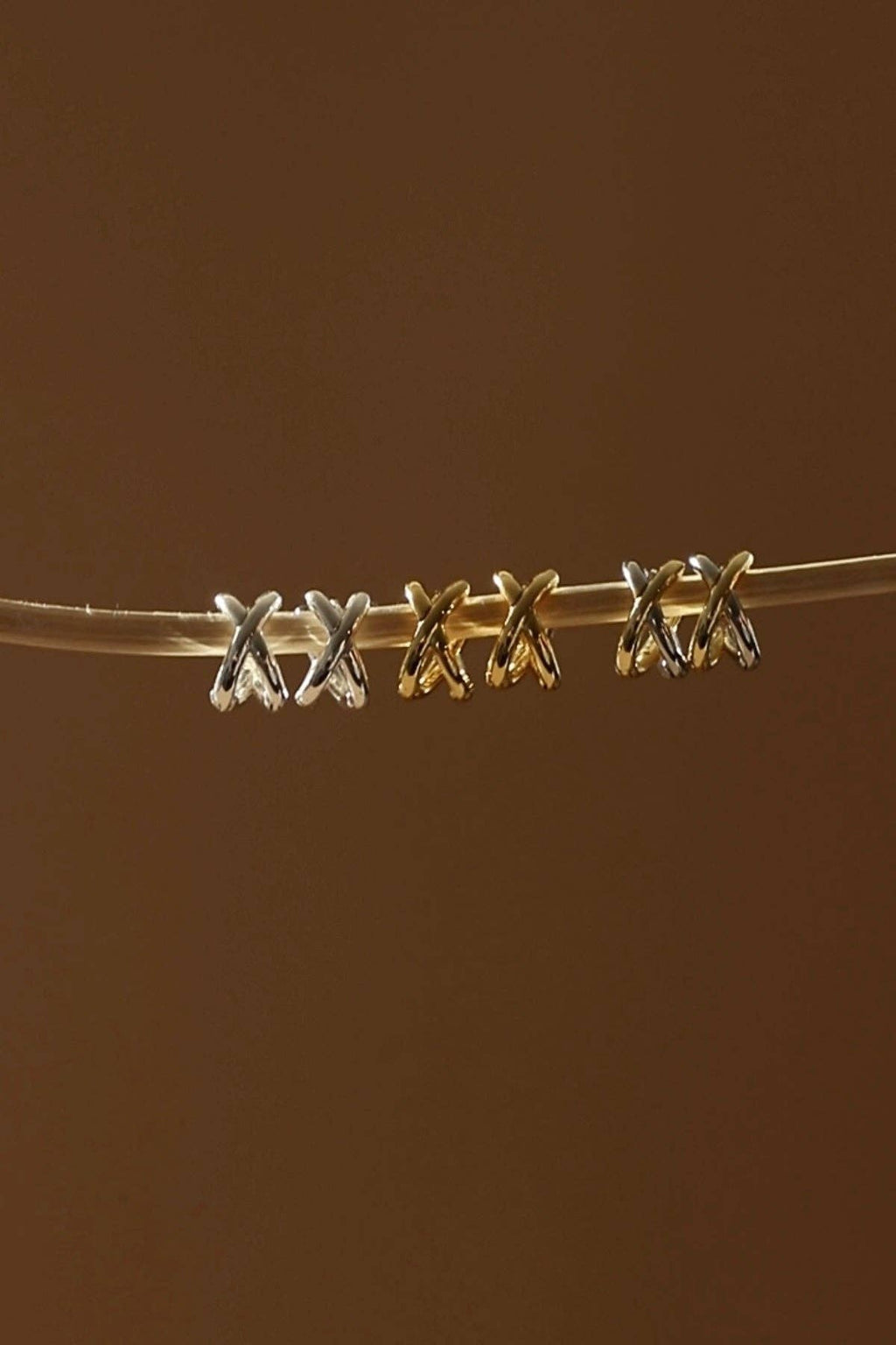 GOLD AXEL HUGGIES
