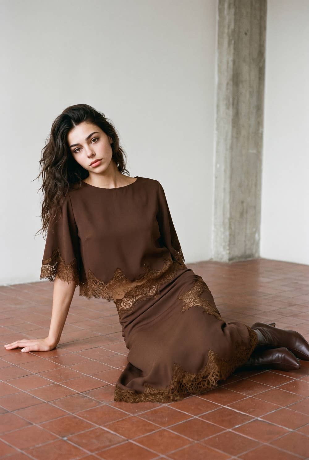 LACE HEM TWILL SATIN CAPE TOP