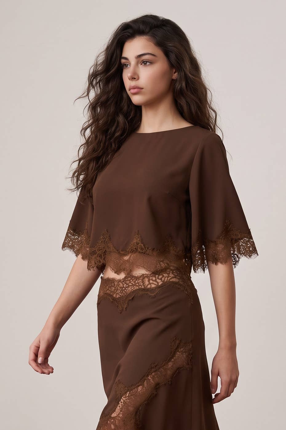 LACE HEM TWILL SATIN CAPE TOP