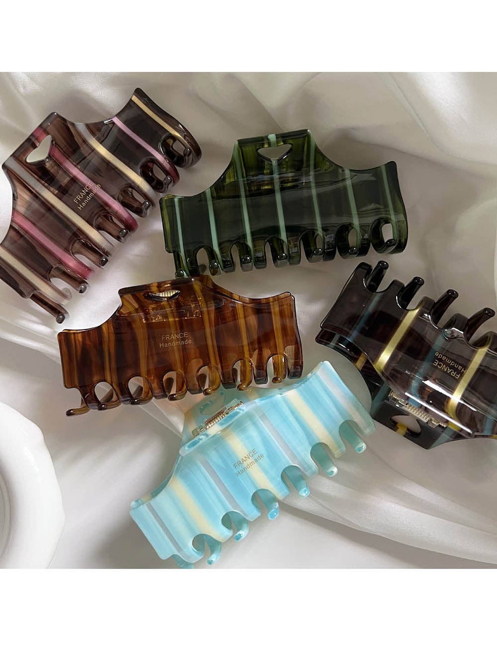 Vintage Heart Stripe Acetate Hair Claw MK2PPIM6W6HCP19
