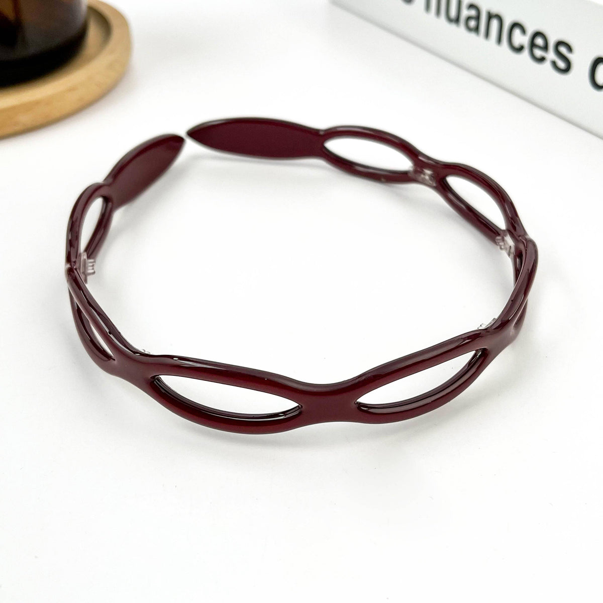 Round Hollow Chain Design Acetate Headband