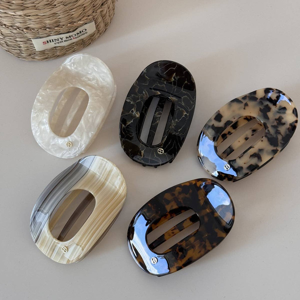 Simple Oval-Shaped Flat Medium Hair Claw MK2PPM6W6HCP538