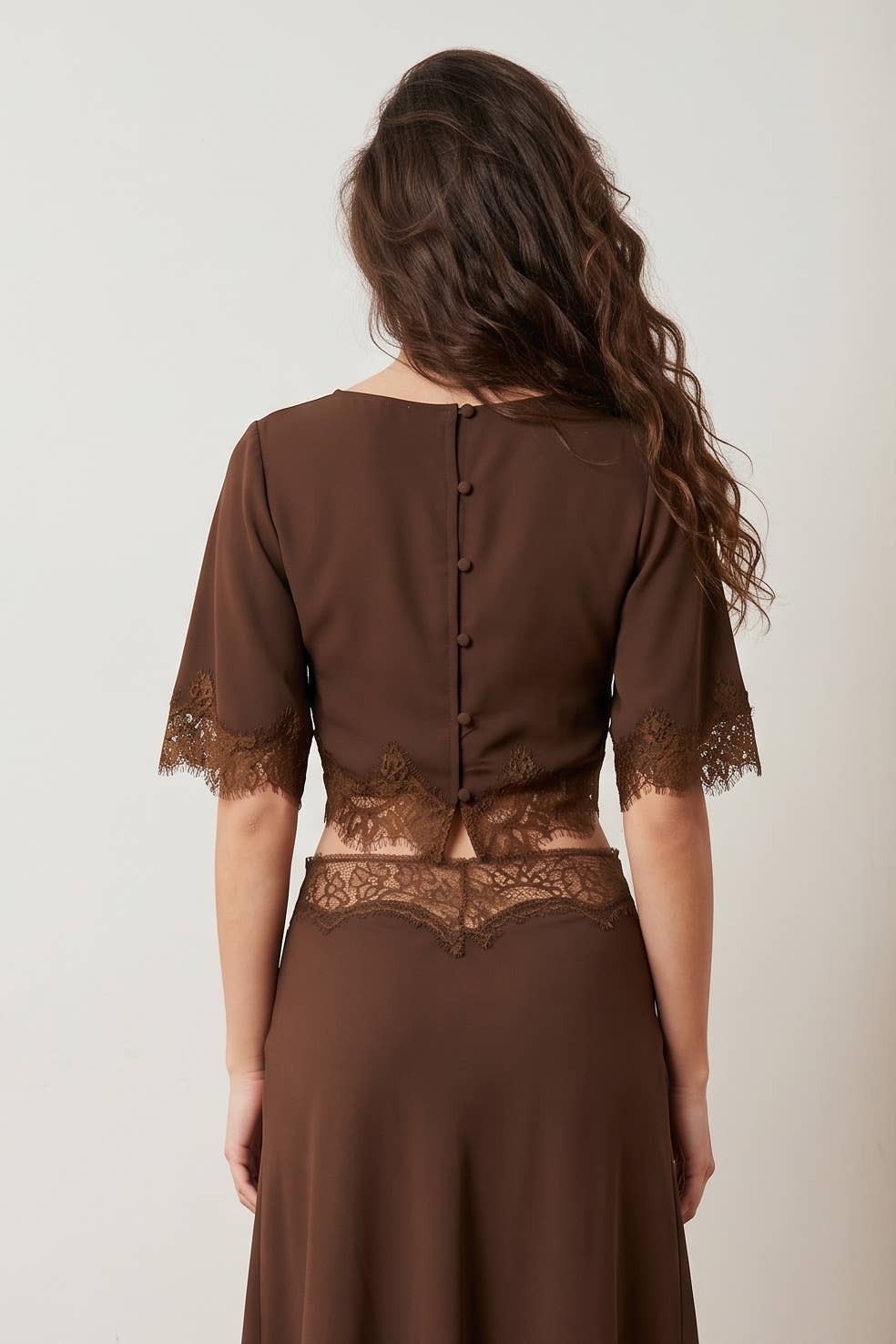 LACE HEM TWILL SATIN CAPE TOP