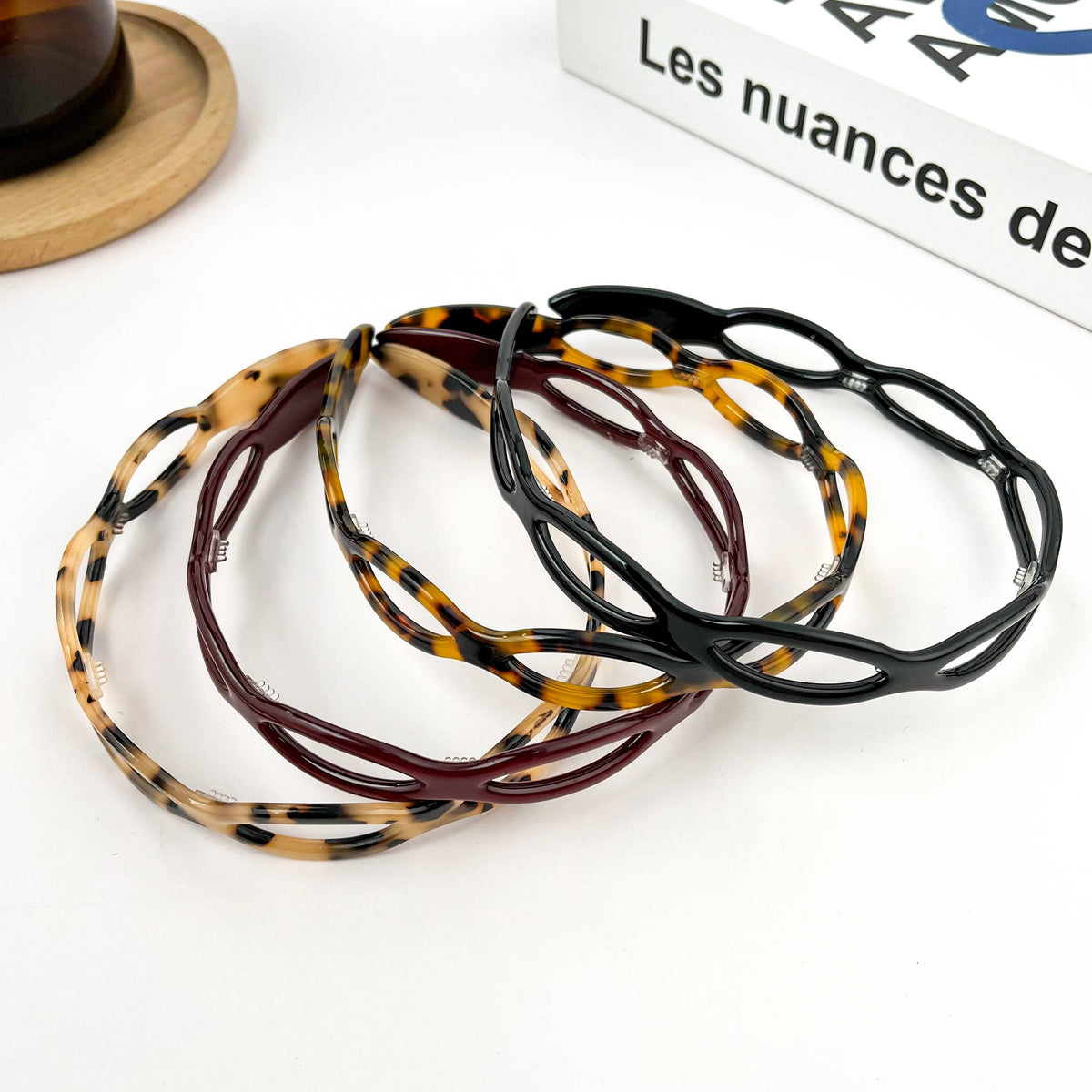 Round Hollow Chain Design Acetate Headband