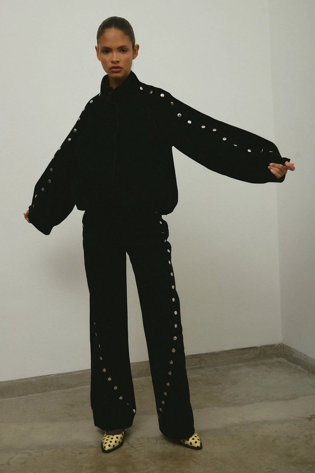 BLACK BOMBER JACKET