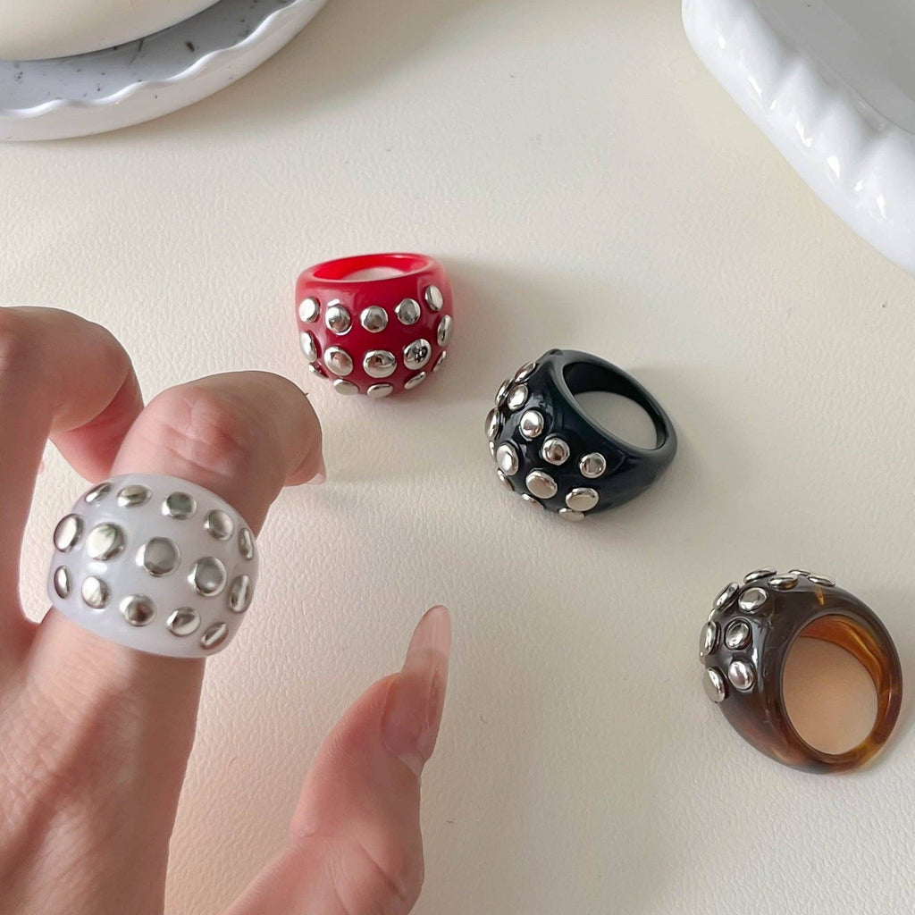 Vintage Chunky Sliver Rivet Resin Ring MK2PM6W6JRG38