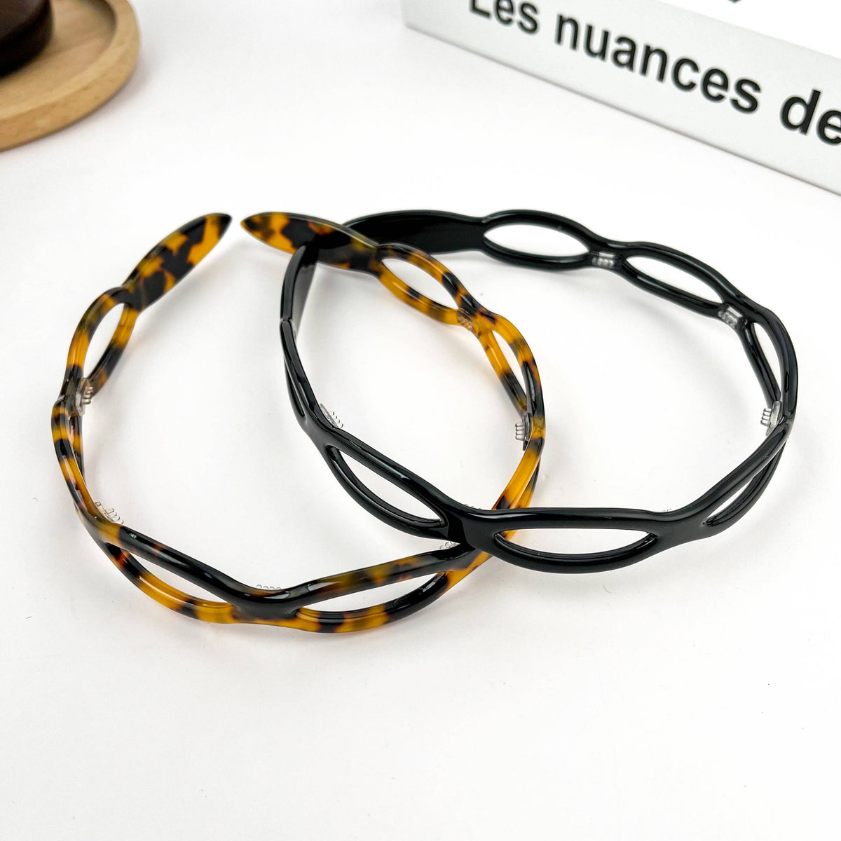 Round Hollow Chain Design Acetate Headband