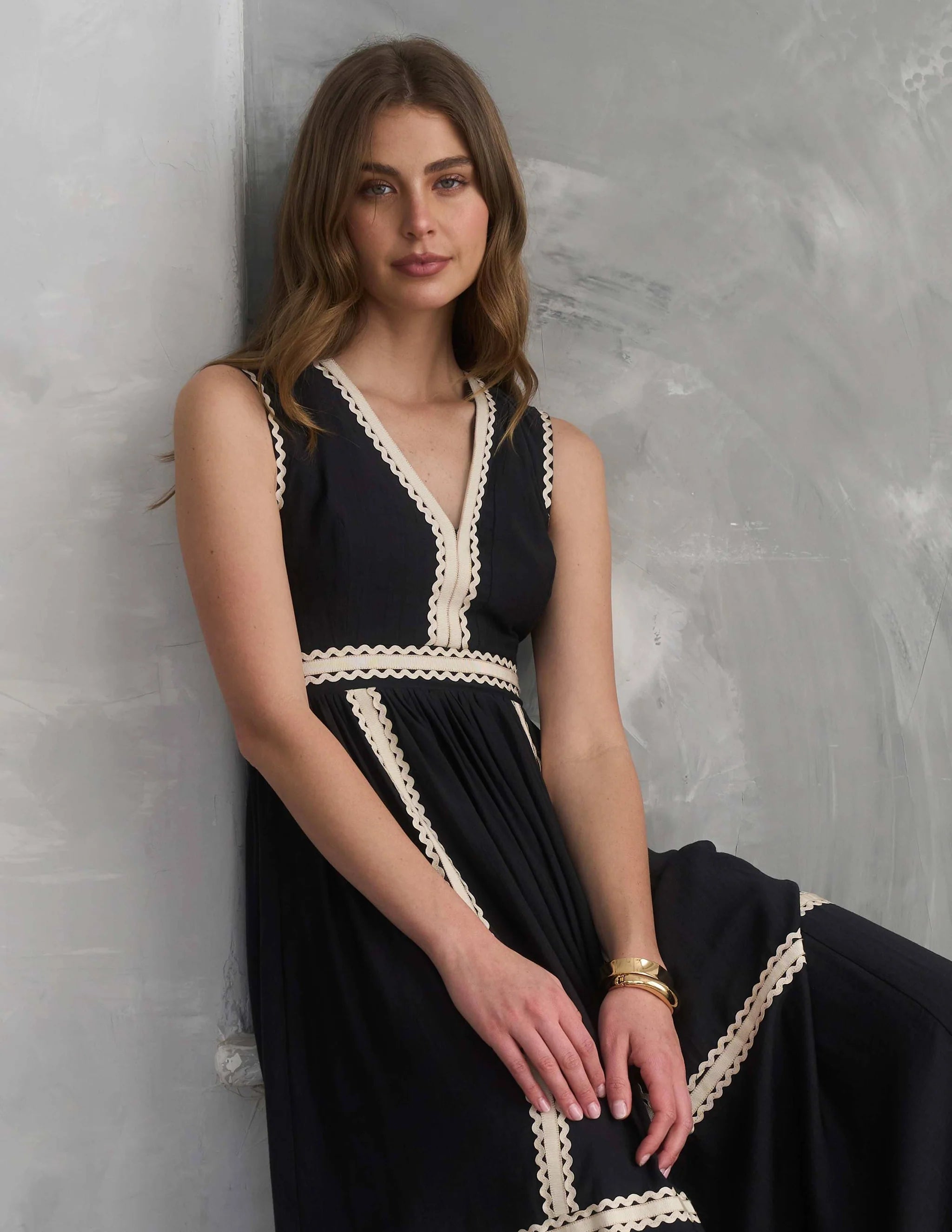 V-NECK MIDI